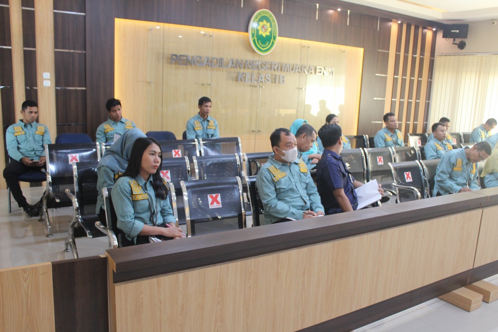 1. RAPAT MEI (2).JPG