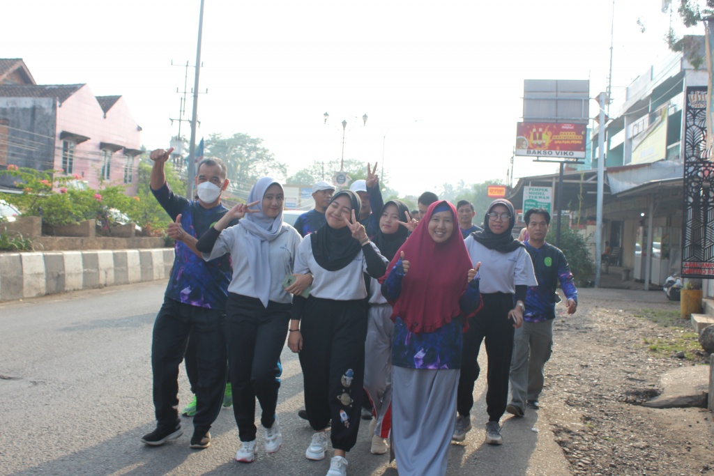 1. jalan santai (4).JPG